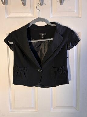 BCX Black Short-Sleeve Cropped Blazer
